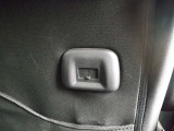 2列目に座る方ようのテーブル下にあるUSB電源ソケットです。