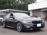 BMW在庫保有台数常時100台以上!ご来店の際はBMW本店(厚木市下荻野140-1)にご来店ください!弊社自慢の全天候型ショールーム!BMW在庫保有台数常時100台以上ございます!