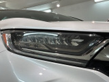 LEDヘッドライトは、点灯の瞬間から最大光量を発揮し、突然暗くなるトンネルなどでの安定感を高めます。