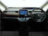 ◆視界広々で非常に運転しやすくロングドライブでも疲れを感じさせないすっきりとまとまったインパネ周りです。