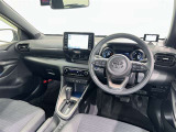 運転席まわりです。 各操作スイッチは使いやすい位置に配置されてます。