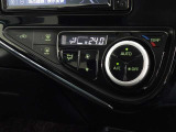 車内を快適に、オートエアコンを装備しています。
