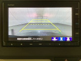 バックでの車庫入れも安心です! リアカメラが付いているバックモニター付のナビを装備しております。操作線もついており距離感も画面から確認できます。