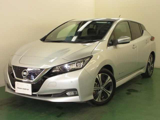 リーフ X 10万台記念車