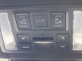 【パワーバックドア】スマートキーや運転席のボタンを押すだけでリアゲートが自動で開閉します!荷物を持っている時や、高い位置にあるバックドアを閉める際に便利な機能です♪
