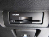 【ETC2.0】料金所の通過だけではなく、渋滞情報等を受信して純正ナビと連動して情報を反映させられます! 一部高速道路などの割引きや、一時退出からの再入場が可能というメリットもあります♪