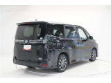 後続車から視認性の良いストップランプの配置で追突抑制になります。