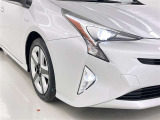 フォグランプ装着車です。暗い夜道の車両前方を明るく照らします