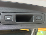 【パワーバックドア】スマートキーや運転席のボタンを押すだけでリアゲートが自動で開閉します!荷物を持っている時や、高い位置にあるバックドアを閉める際に便利な機能です♪