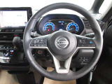 運転が楽しくなる明るく開放的な運転席まわりです。