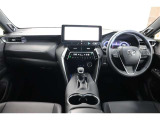 広々とした運転席まわりで、快適ドライブが楽しめます!
