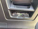 ETCももちろん搭載。いちいち料金所で停車する必要なんて当然ないです。スムーズにストレスなくドライブをお楽しみください。(※支払総額にセットアップ費用は含まれておりません。)