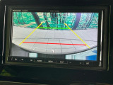【バックカメラ】駐車時に後方がリアルタイム映像で確認できます。大型商業施設や立体駐車場での駐車時や、夜間のバック時に大活躍!運転スキルに関わらず、今や必須となった装備のひとつです!