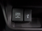 12V電源ソケットを設置しております。周辺機器の充電にご利用頂けます。