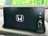 【メーカー9インチ純正ナビ】インテリアに溶け込むスタイリッシュな「専用設計」メーカーナビを装備♪視認性や操作性など基本性能にも優れ、より上質なカーライフをお楽しみいただけます。