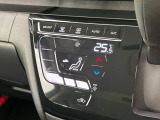 【オートエアコン】一度お好みの温度に設定すれば、車内の温度を検知し風量や温度を自動で調整。暑い&hellip;寒い&hellip;と何度もスイッチ操作をする必要はありません。快適な車内空間には必須の機能ですね♪