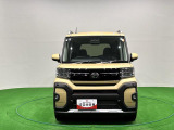 自然のもとりによく馴染むクルマ。そう!これまでになくアクティブなアースカラーのタント「ファンクロス」が入荷致しました。