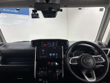 使いやすく運転しやすいレイアウトの運転席周り。