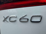 XC60よりスマートにその輝きを増して生まれ変わりました。クリーンでエレガントなスカンジナビアンデザイン。その流麗なエクステリアは、さらにシンプル&スマートに研ぎ澄まされました。