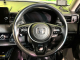 【純正革巻きステアリング】上質な革を使用することで、手にしっかり馴染みとても運転しやすいハンドルです♪