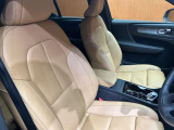 XC40 B4 AWD インスクリプション 4WD 4WD 本革シート
