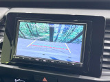 【バックカメラ】駐車時に後方がリアルタイム映像で確認できます。大型商業施設や立体駐車場での駐車時や、夜間のバック時に大活躍!運転スキルに関わらず、今や必須となった装備のひとつです!