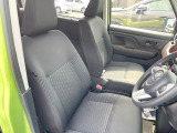 運転席シート廻りは使用感も少なく、良好な状態となっています。前オーナー様が丁寧に使っていたことがよくわかりますね。