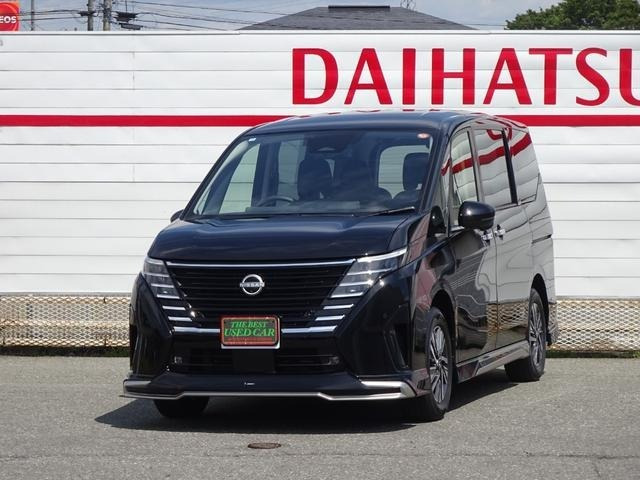 セレナ 1.4 e-4ORCE ハイウェイスターV 4WD 