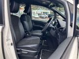 運転席・助手席です