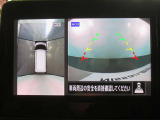 上から見下ろしているような映像で駐車をサポートするアラウンドビューモニターと、安心のバックモニター付き!ナビの画面にカメラ映像がしっかり表示されるので、駐車が苦手な方でも安心して車庫入れができますよ♪