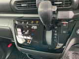 駐車ブレーキは電動式です。オートホールド機能付きで便利ですね