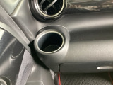 助手席側 カップホルダー