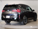 BMWのお車は、&ldquo;駆け抜ける歓び&rdquo;を体現しております。走行の安定性とコーナリングの良さを追求し、思い通りにハンドルの操作可能です。