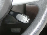 【レーダークルーズコントロール】(全車速追従機能付)付きです。車速に応じて追従支援してくれるので、ロングドライブも快適です。詳細は販売店スタッフまでおたずねください。