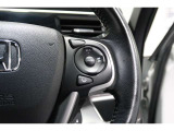 Hondaセンシングの機能のひとつ、アダプティブクルーズコントロール付!アクセルから足を離しても設定したスピードと前車との車間を保ち走行してくれます!車線維持もアシスト☆高速道路で疲労軽減ですね☆
