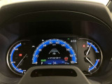 目に優しいオプティトロンメーター。中心のマルチインフォメーションディスプレイは車のさまざまな情報を表示致します。