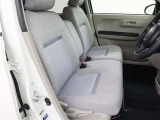 運転席の写真です!座り心地も良さそう、あなたのドライビングポジションをガッチリ支え、心地よい安心感で、ロングドライブもらくらく??