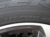 タイヤサイズは、225/60R18です。