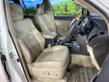 運転席シート廻りは使用感も少なく、良好な状態となっています。丁寧に使われていたことがよくわかりますね。