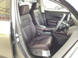 シートはフィット性も良く、楽な運転姿勢を保てます。