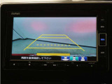 バックカメラ搭載です!車庫入れが苦手な人はもちろん、車両感覚に自信がある人にもお勧めです!見えない箇所が見えるようになるので、低い障害物や隠れてしまっている子供の存在等にも気付く事が出来ます。
