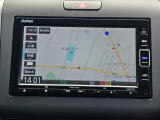 7インチ純正メモリーナビ(VXM-204VFi)を装着しています。目的地設定やルート案内もスムーズに行えます。