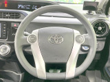 インテリアに合わせたデザインのステアリングは、運転される方のことも考え、運転しやすい形状、大きさです。是非一度、実際に触ってお確かめください。