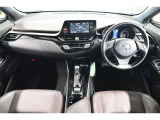 運転席シート廻りは使用感も少なく、良好な状態となっています。前オーナー様が丁寧に使っていたことがよくわかりますね。