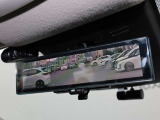 車両後方を映し出します・スマートルームミラー装備です。
