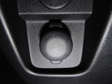 【アクセサリ-ソケット】12V/120W 市販のシガ-ライタ-ソケットプラグで携帯電話の充電などに便利です。