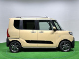 ドアは約90度に開くので荷物も積み込みやすく、乗り降りもしやすい♪ アウトドアで楽しく快適に過ごせる工夫がいっぱいです♪♪
