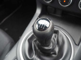 6速マニュアルミッション!変速もスムーズで操作性を楽しみながら運転して頂けます♪