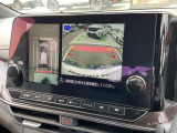[アラウンドビューモニター]車両を上から見たようなカメラで周りの障害物などが一目瞭然!駐車が苦手な方でも、らくらく駐車♪