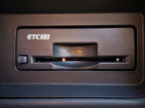 スッキリと収まったETC2.0ユニット。 やはり便利さからマストアイテムになってきましたね。